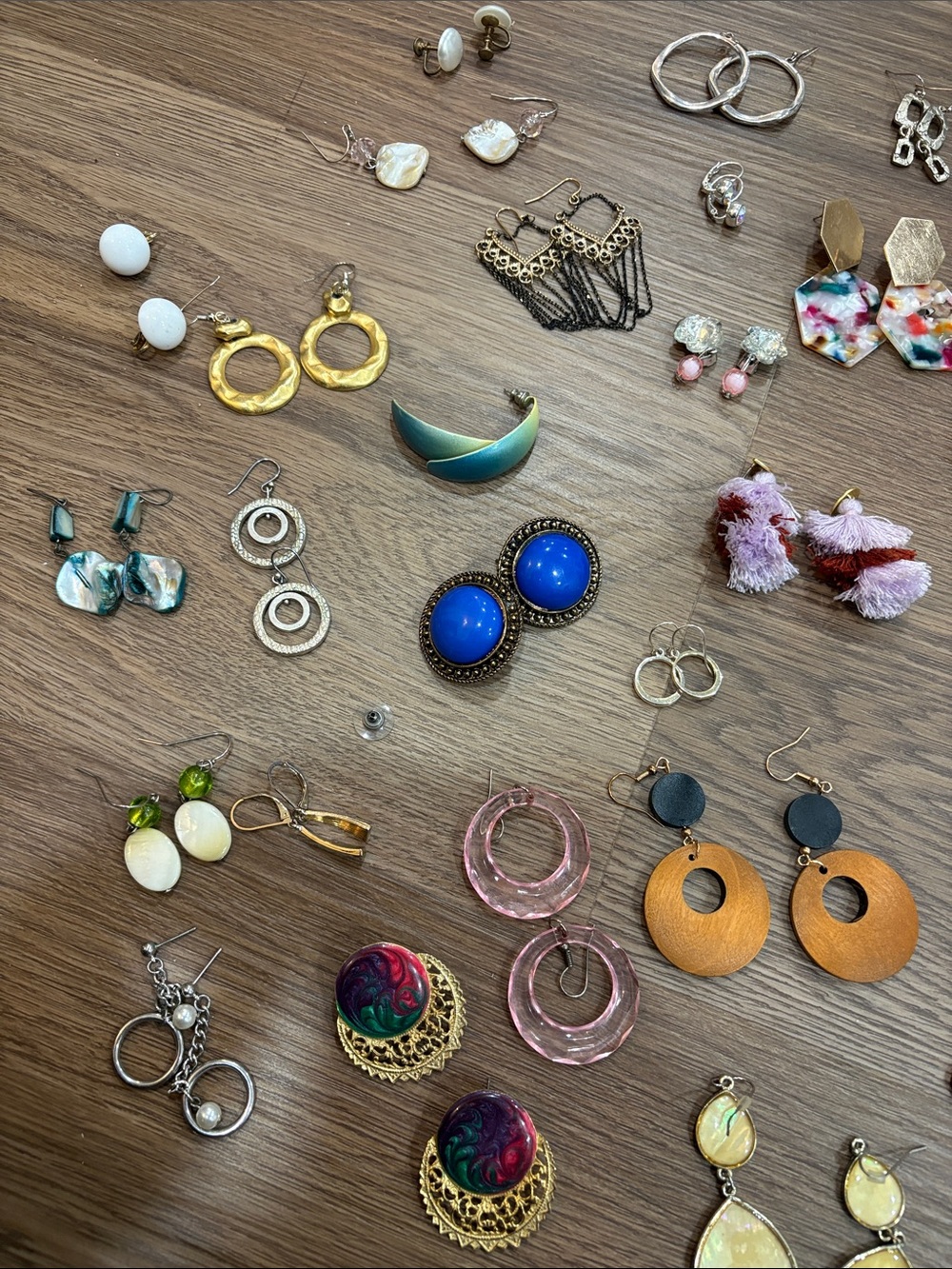 18-lot of earrings Royal Blue Dome Clip-On Earrings with Beaded Edge